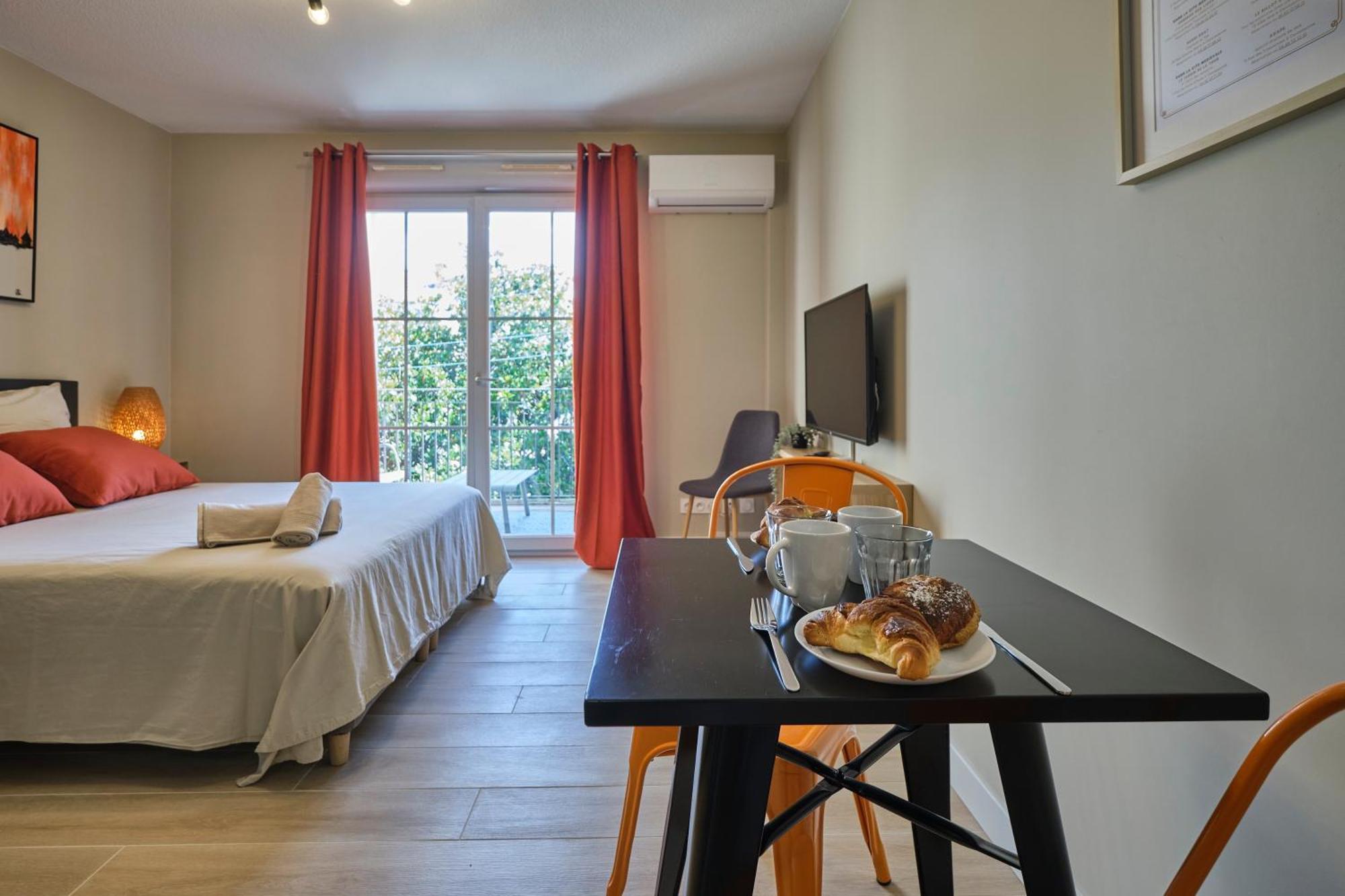 Au Celadon Parking Gratuit, Wifi, Terrasse, Piscine Carcassonne